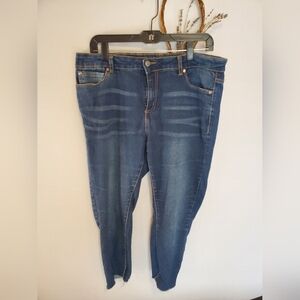 Tahari Women's Cropped Blue Jeans